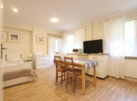 Wood Creek Apartments, hotel with parking in Wrocław