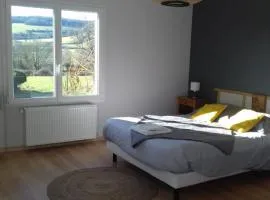 Agréable chambre meublée, vue sur la vallée de l'Auxois