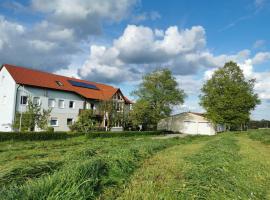 Auszeit-Wohnung in idyllischer Lage auf dem Generationenhof – tani hotel w mieście Vehlberg