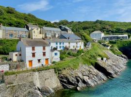 Unique Retreat - 2 bedroom cliff top cottage with large terrace, holiday home in Portloe