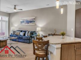 StaysByWalker Premier SouthEnd 2BR King Beds Balcony Pool Gym 1113 SqFt, vacation home in Charlotte