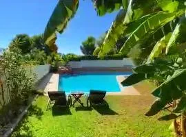 VILLA Bed and Breakfast - kitchen, Pool, Barbecue and Large garden