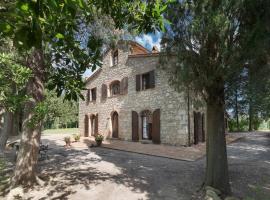 Casale Scola Cetona, hotel in Cetona