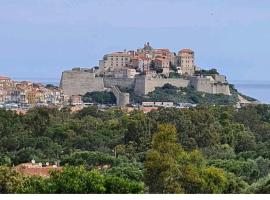 Villa 130m2 qui surplombe la baie de Calvi vue citadelle pilsētā Kalvī