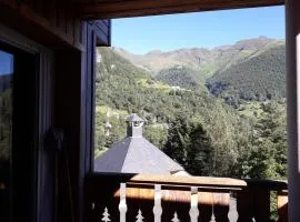 Appartement 4/6 pers 38m2, vue montagne, piscine chauffée, 500m centre ville