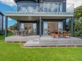 Matarangi Lakeside Gem - Golfers Dream!