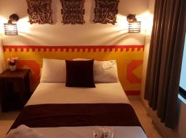 Hostel-Affordable rooms with private bathroom San Juan guatapé, hotel en Guatapé