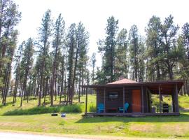 Cabin 5 at Horse Creek Resort, chalé alpino em Rapid City