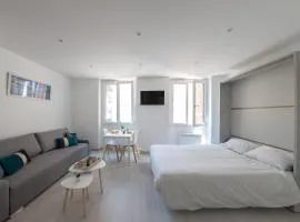 Studio lumineux Place de Lenche Panier Marseille