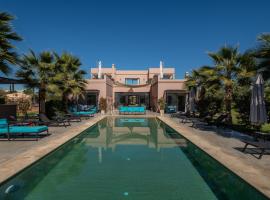 Les Iris - Peaceful villa with heated private pool & hammam, holiday rental in Marrakech