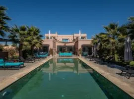 Les Iris - Peaceful villa with heated private pool & hammam