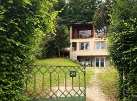 Chatôčka na Šíravke, apartment in Kaluža