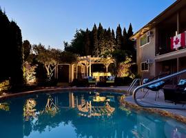 A Vista Villa Couples Retreat, hotel with pools in Kelowna