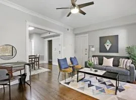 Comfy and Chic 2BR Apt close to Shops - Sunnyside 2F