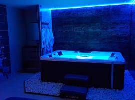 Cosy Love & Spa Love room avec spa, hammam et sauna privatif, недорогой отель в городе Cemboing