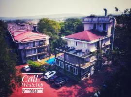 2BHK Sparkling Apartment with POOL, WIFI, PARKING, apartment in Vagator