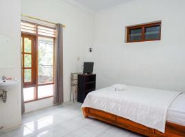 Wisma Sanggrahan Syariah Yogyakarta Mitra RedDoorz, hotel di Bantul