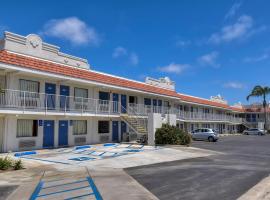 Motel 6-Carlsbad, CA - East Near LEGOLAND, hotel in Carlsbad