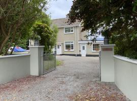 Broomfields, hotel cerca de Ring of Kerry Golf & Country Club, Greenane