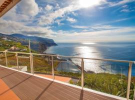 Benoni House by Stay Madeira Island, hotell med parkeringsplass i Ponta do Sol