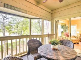Waterfront Golf Course Home with Screened Balcony!, hotel in North Myrtle Beach