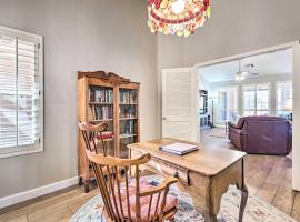 55 and Sun Lakes Casa with Fenced Yard and Pool Access, Hotel in Sun Lakes