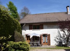 Holiday home in Saulxures sur Moselotte, hotel in Saulxures-sur-Moselotte