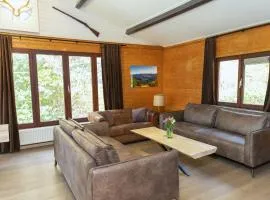 Chalet in Odeigne with Sauna & Forest Views