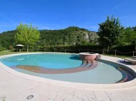 Apartment in Marche with Pool Access