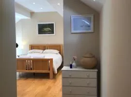 2 Bed Rural cottage between the mountains and Sea in West Wales