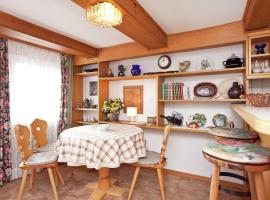 Apartment in the Black Forest with garden, hotel dengan parking di Urberg