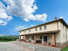 Farmhouse in Bucine with pool