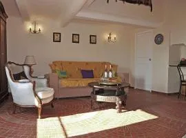 Sunny house in Fayence with terrace