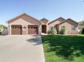 Velo Iii - Spacious One Level, Covered Patio, Jetted Tub, Cozy Living Rm, Smart Tv