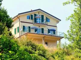 Holiday Home in Sesta Godano near Lake