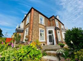 Fishtail House - Stylish Apartments minutes from the sea, hotel in Hornsea