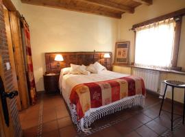 Casa rural El Silo, cheap hotel in Muñana