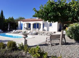 Modern villa in Camplong with private pool, hotel in Félines-Minervois