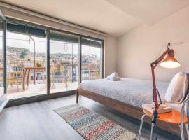 Sleep y Stay Luxury top floor apt with terrace, hotel u gradu 'Girona'