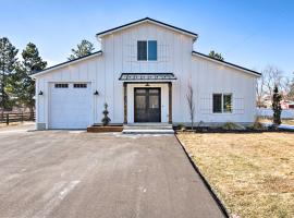 Modern Farmhouse with Patio, Grill and Mtn Views!, hotel en Ogden