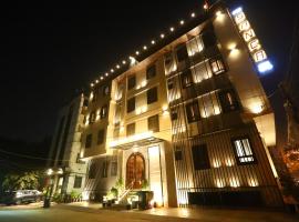 Hotel Sanca International Patel Nagar Delhi - Couple Friendly Local IDs Accepted, hôtel à New Delhi près de : Punjab & Sind Bank