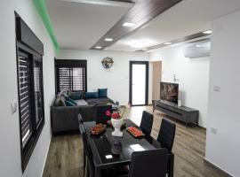 Bitra hermon suites, ξενοδοχείο με υδρομασάζ σε Mas'ada