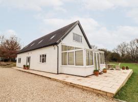 Tree Tops, apartment in Witney