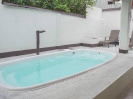 Flor Tica House, hotel v destinaci Quepos