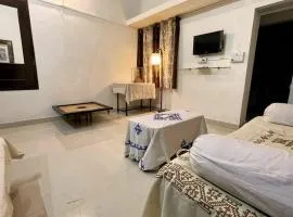 Giridhar Villa , Home away from home