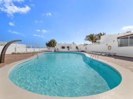 Villa Dara, hotell med pool i Arrecife