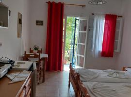 Jenny Apartments, hotel v destinaci Karlovasi