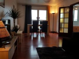 Près de Melun, Appt 3 pièces 2 chambres tout confort, hotel in Dammarie-lès-Lys