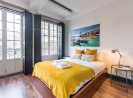 Papa's Cedofeita Studio Apartments, hotel i Porto
