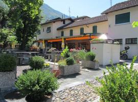 Hotel Santana, hotel in Roveredo